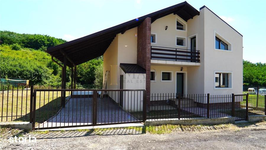 Casă cu 5 camere cu Teren 536 Mp în Doicești