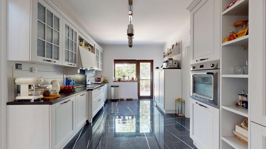 Casă individuală cu 4 camere cu Teren 1500 Mp în Corbeanca