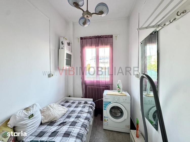 Apartament cu 3 camere decomandat în Romană