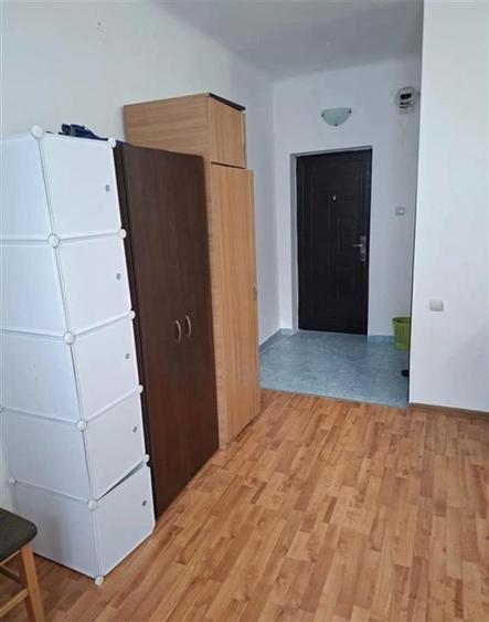 Garsonieră decomandată, mobilată în Gruia