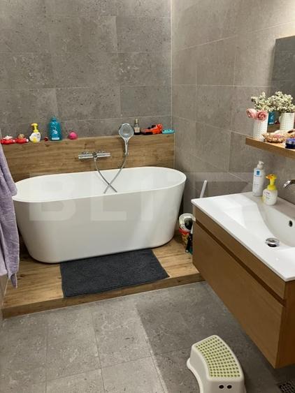 Casă individuală cu 4 camere cu Canalizare în Grigorescu