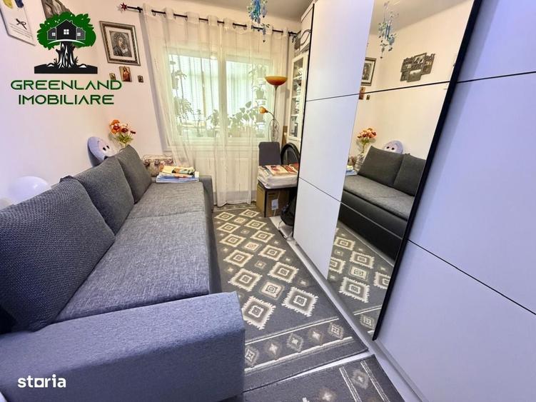 Apartament cu 3 camere în Podu Roș