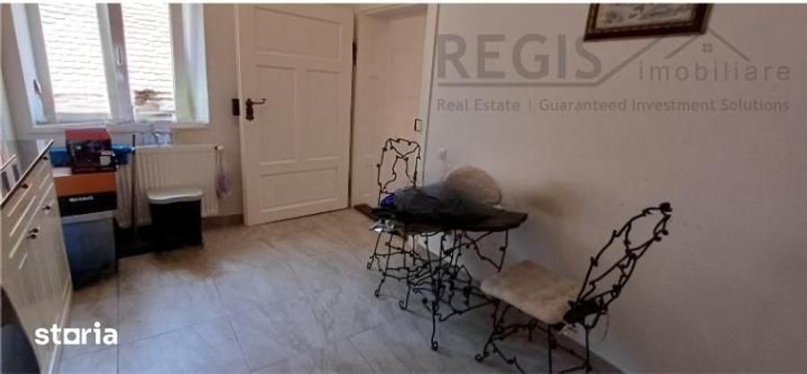 Apartament cu 3 camere, mobilat în Centrul Istoric