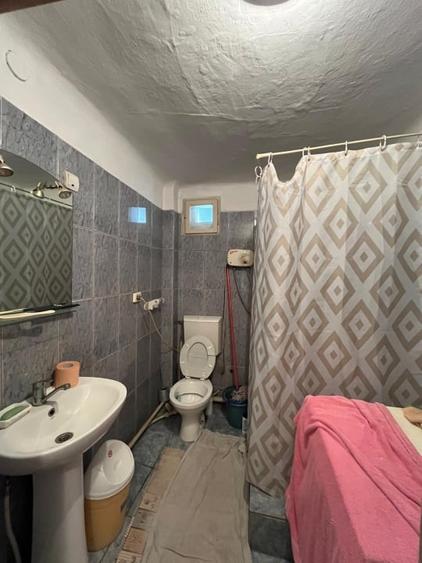 Casă individuală cu 5 camere cu Canalizare în Lascăr Catargiu