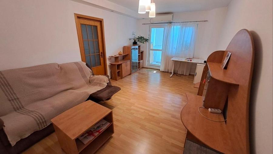 Apartament cu 2 camere, mobilat în Tei