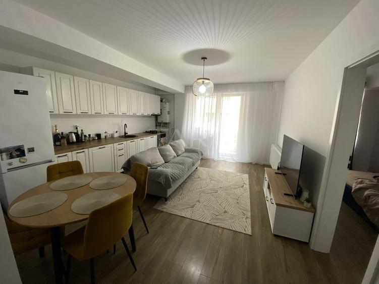 Apartament cu 2 camere semidecomandat, mobilat în Baciu