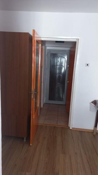 Garsonieră decomandată în Sud