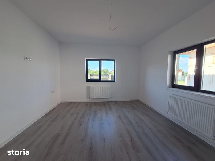 Casă cu 4 camere cu Teren 417 Mp în Giarmata