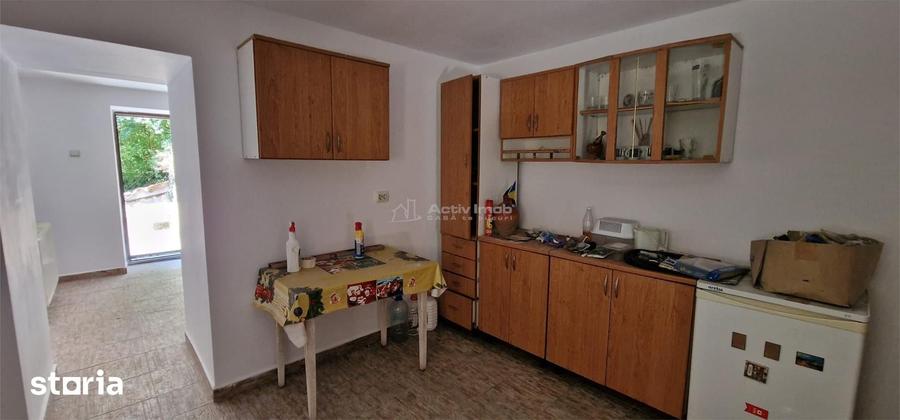Casă cu 5 camere cu Teren 2122 Mp în Marginea