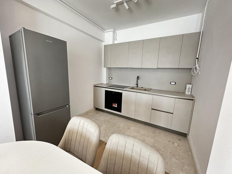 Apartament cu 2 camere, mobilat în Central