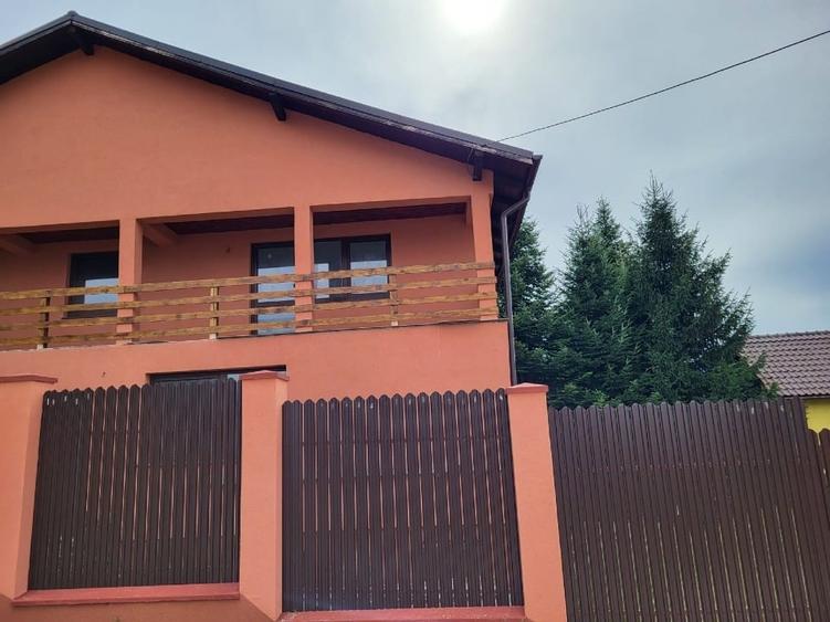 Casă individuală cu 5 camere cu Teren 590 Mp în Bunloc