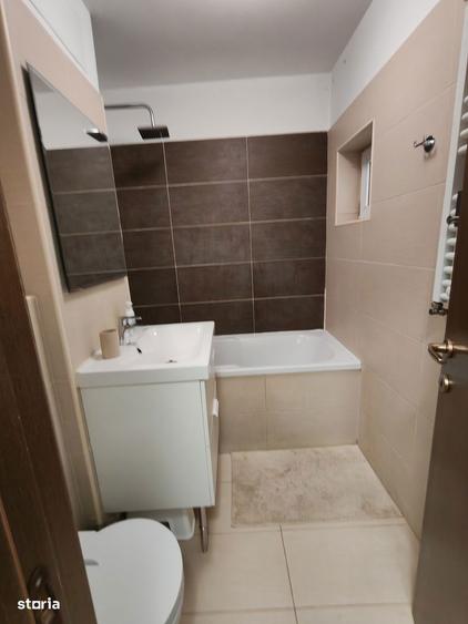 Apartament cu 4 camere decomandat în Colentina