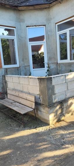 Casă cu 4 camere în Vladimirescu