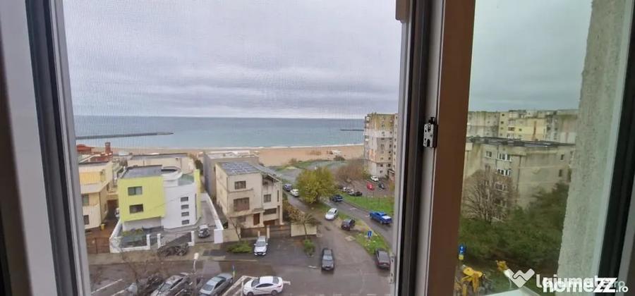 Apartament cu 3 camere decomandat în Faleza Nord