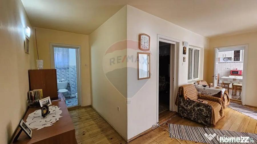 Casă cu 5 camere cu Teren 2078 Mp în Bogata