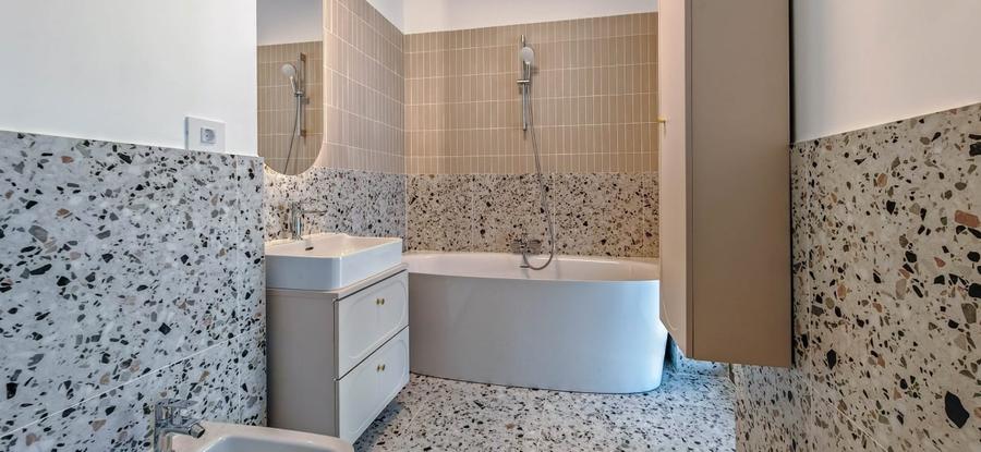 Duplex cu 5 camere cu Canalizare în Sisești