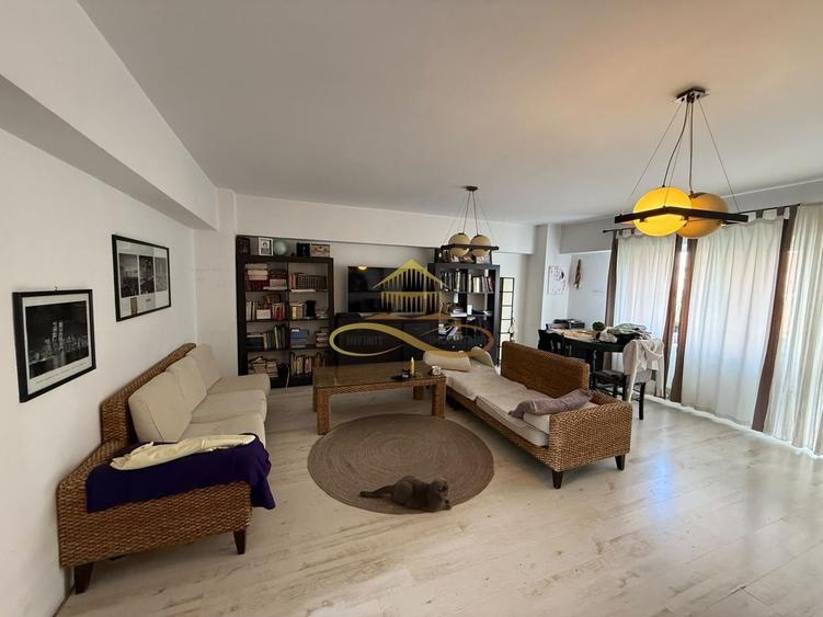 Apartament cu 4 camere decomandat în 9 Mai