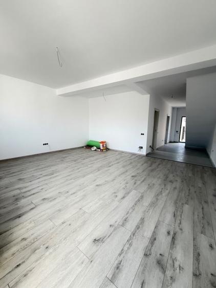 Duplex cu 5 camere cu Canalizare în Bragadiru