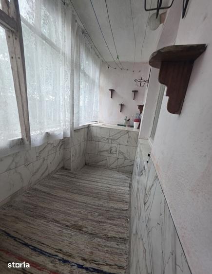 Apartament cu 3 camere decomandat în Tractorul