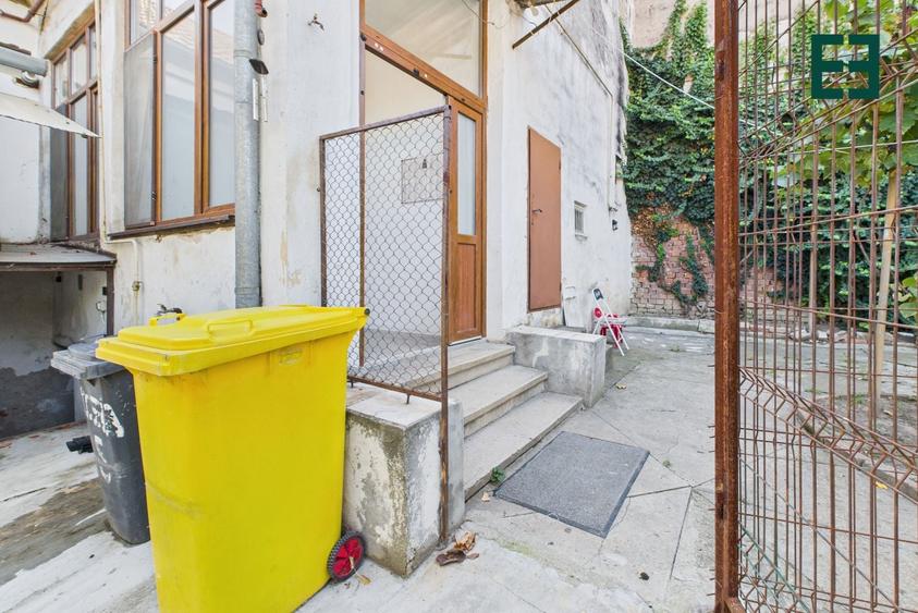 Casă individuală cu 2 camere cu Canalizare în Central