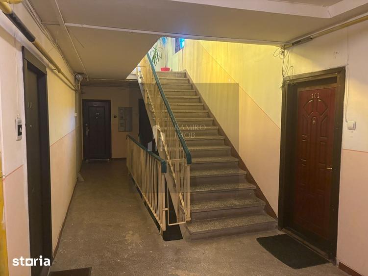 Apartament cu 3 camere decomandat în Berceni