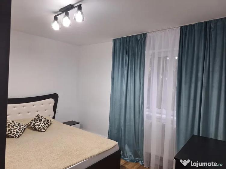 Apartament cu 3 camere decomandat în Aleea Trandafirilor