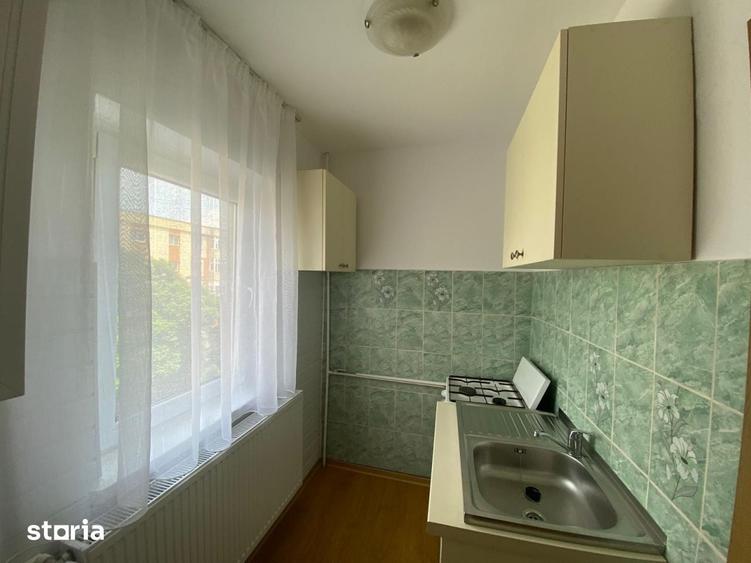 Garsonieră decomandată în Calea București