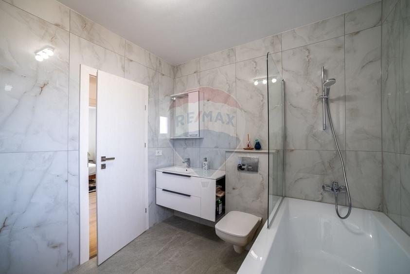Casă individuală cu 4 camere cu Teren 680 Mp în Ciugud