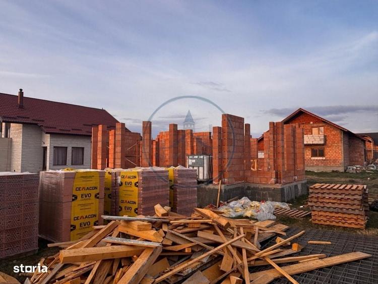 Casă cu 4 camere cu Teren 400 Mp în Nimigea