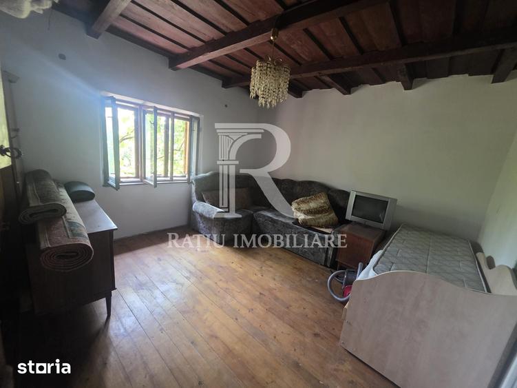 Casă cu 2 camere cu Teren 4029 Mp în Sânmartin