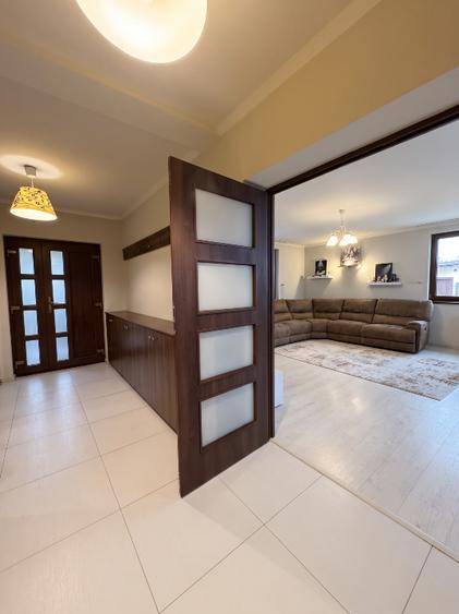 Casă individuală cu 5 camere cu Teren 600 Mp în Fundeni