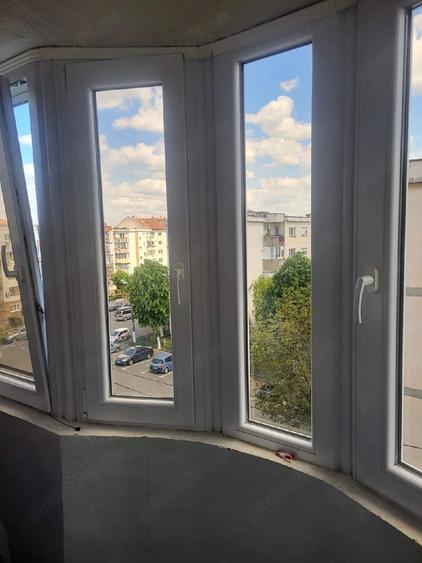 Apartament cu 2 camere decomandat în Vinga