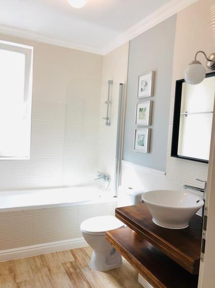 Apartament cu 3 camere semidecomandat, mobilat în Aradului
