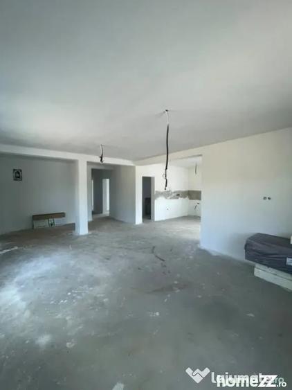 Casă cu 5 camere cu Teren 530 Mp în Satu Nou de Jos