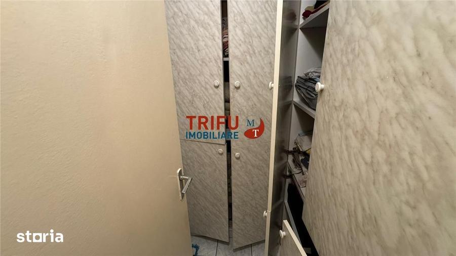Apartament cu 3 camere semidecomandat în Cetate