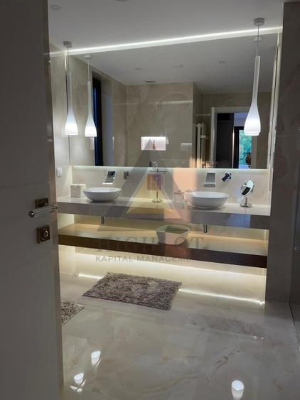 Duplex cu 8 camere cu Canalizare în Pipera