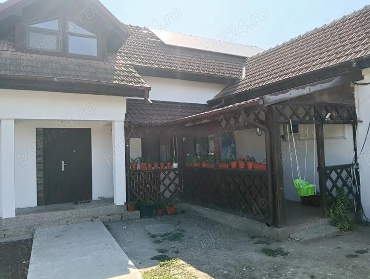 Casă cu 6 camere în Pestra