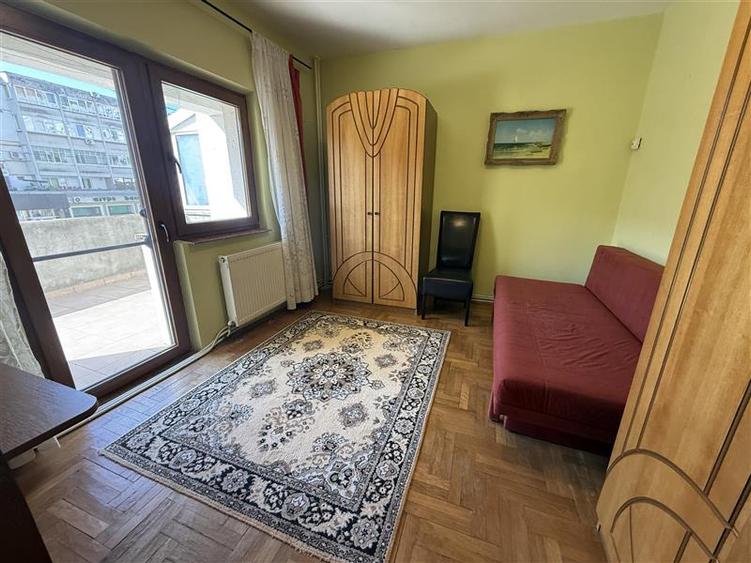 Apartament cu 4 camere decomandat în Ultracentral