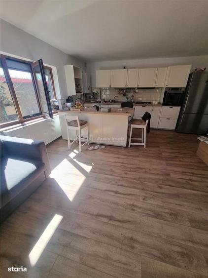 Casă cu 4 camere cu Teren 1694 Mp în Nanov