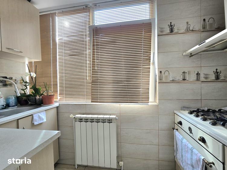 Apartament cu 2 camere decomandat în Școlilor
