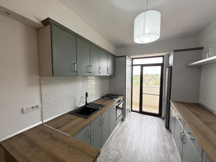 Apartament cu 3 camere decomandat în Alfa