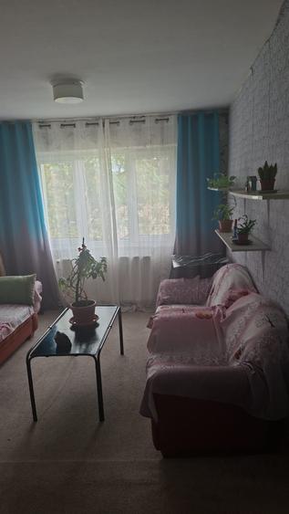 Apartament cu 3 camere semidecomandat în Șagului