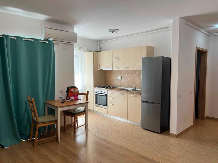 Apartament cu 2 camere semidecomandat în Dristor