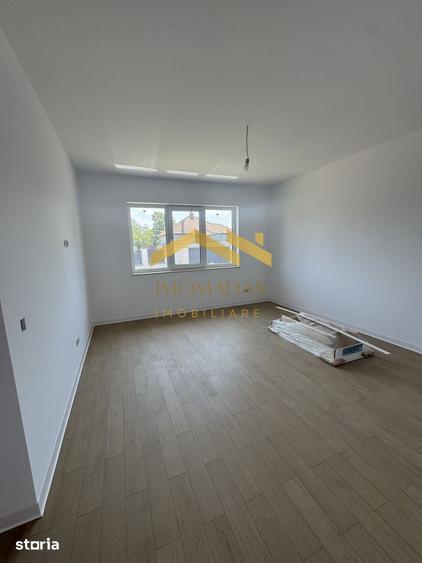 Casă cu 4 camere cu Teren 400 Mp în Sânmihaiu Român