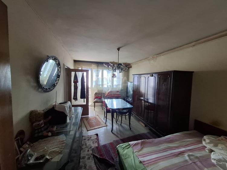 Apartament cu 3 camere circular în Drumul Taberei