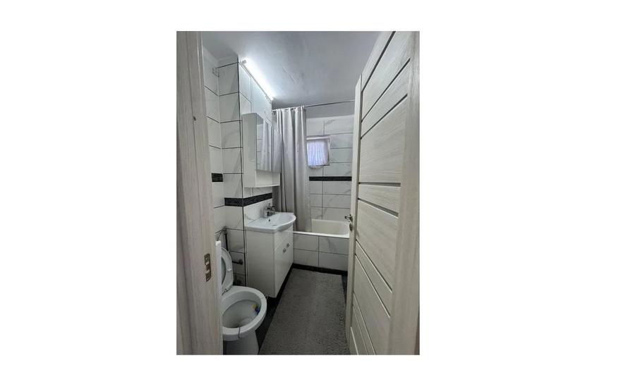 Apartament cu 3 camere în Traian