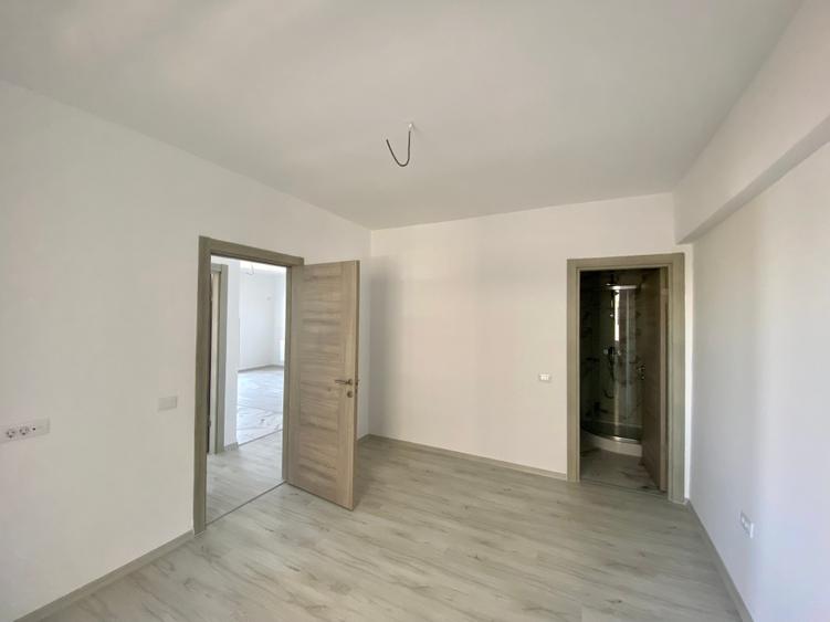 Apartament cu 3 camere semidecomandat în Militari