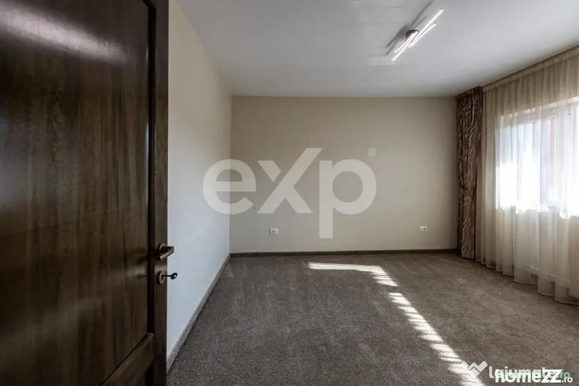 Casă cu 5 camere cu Teren 254 Mp în 9 Mai
