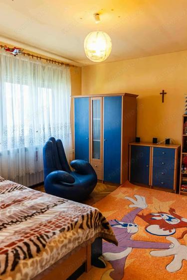 Casă cu 6 camere cu Teren 300 Mp în Grădiște