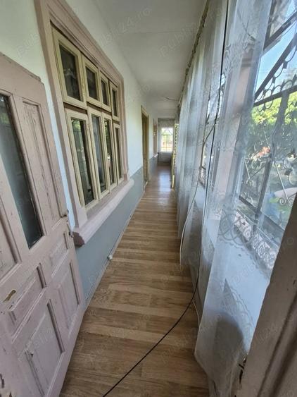 Casă cu 5 camere în Potlogi